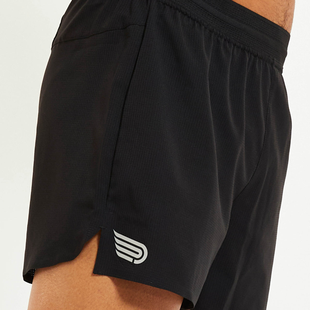 PRESSIO Ārahi 4.5&quot; Shorts - Svart