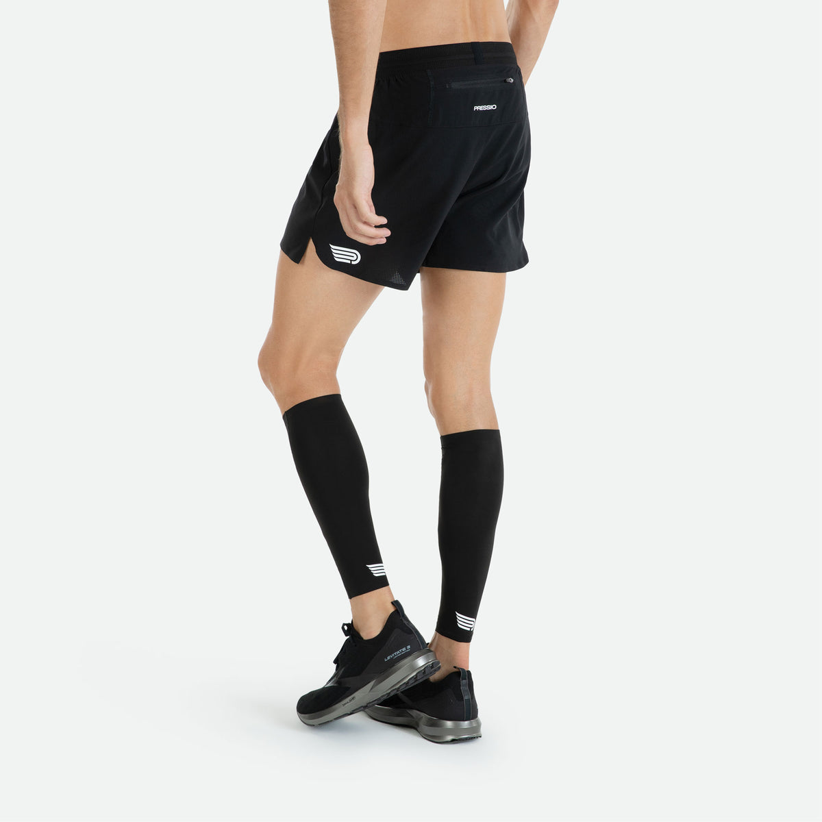 PRESSIO Ārahi 4.5’ Shorts - Svart